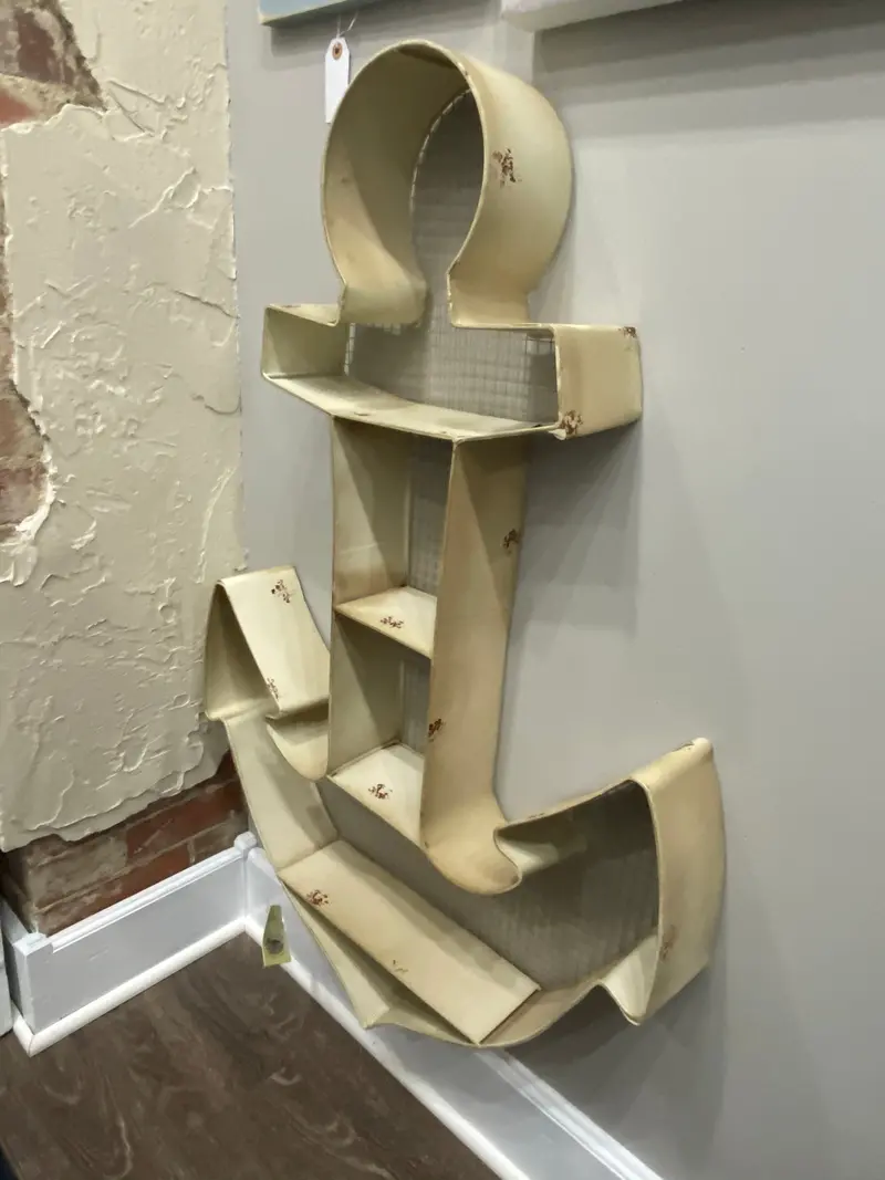 Vintage-Style Metal Anchor Wall Mount
